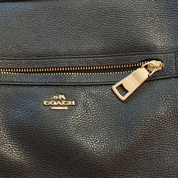 Nice size coach Pebble leather hobo bag - Picture 8 of 9